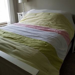 Tommy Hilfiger Queen Comforter & Accessories